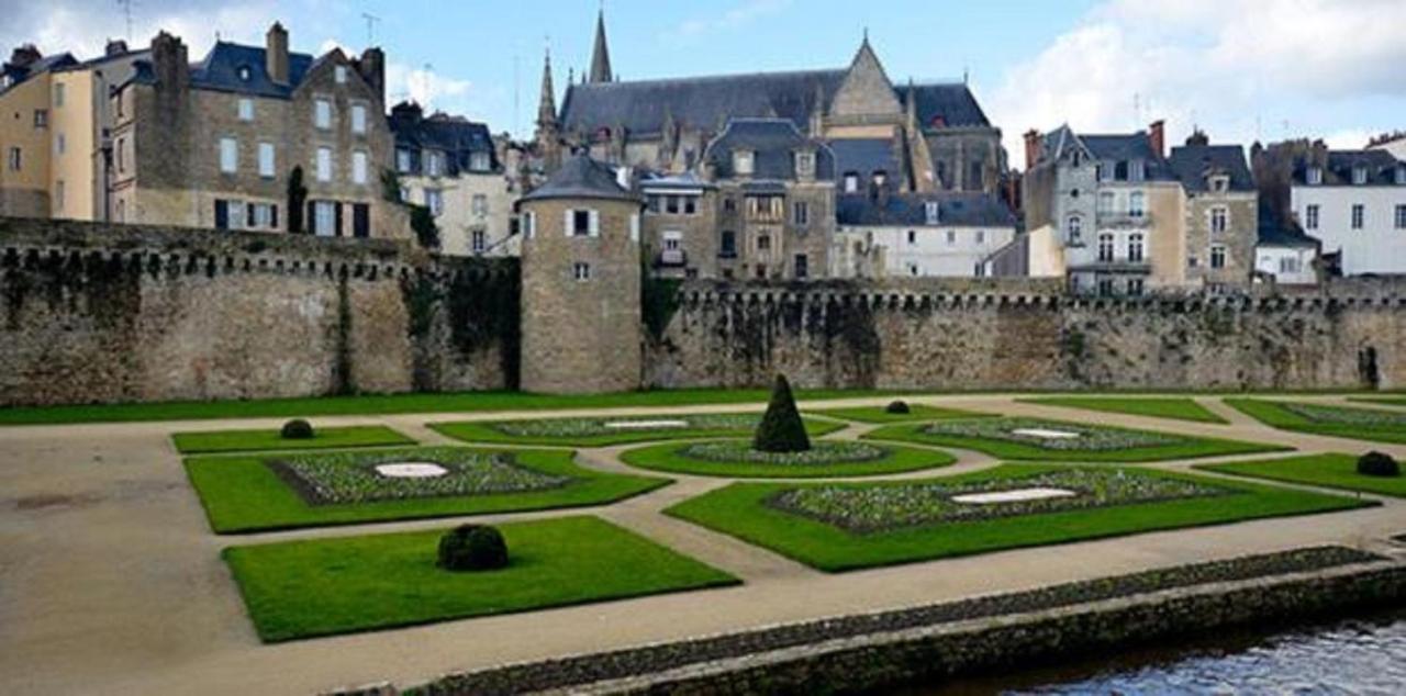 Kyriad Prestige Vannes Centre-Palais Des Arts Esterno foto